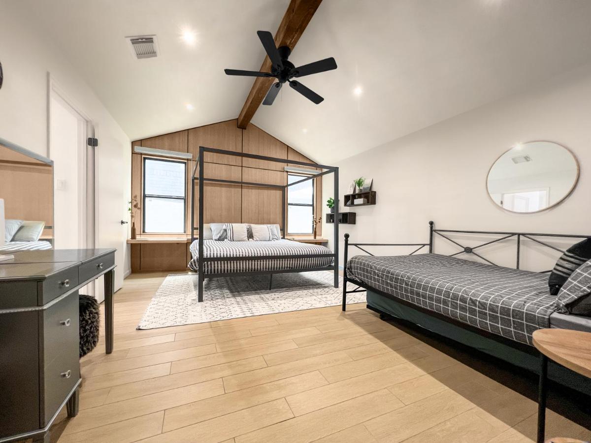 Open Airy Custom Designed Home - 2Kings - Sleeps 14 Houston Exterior foto