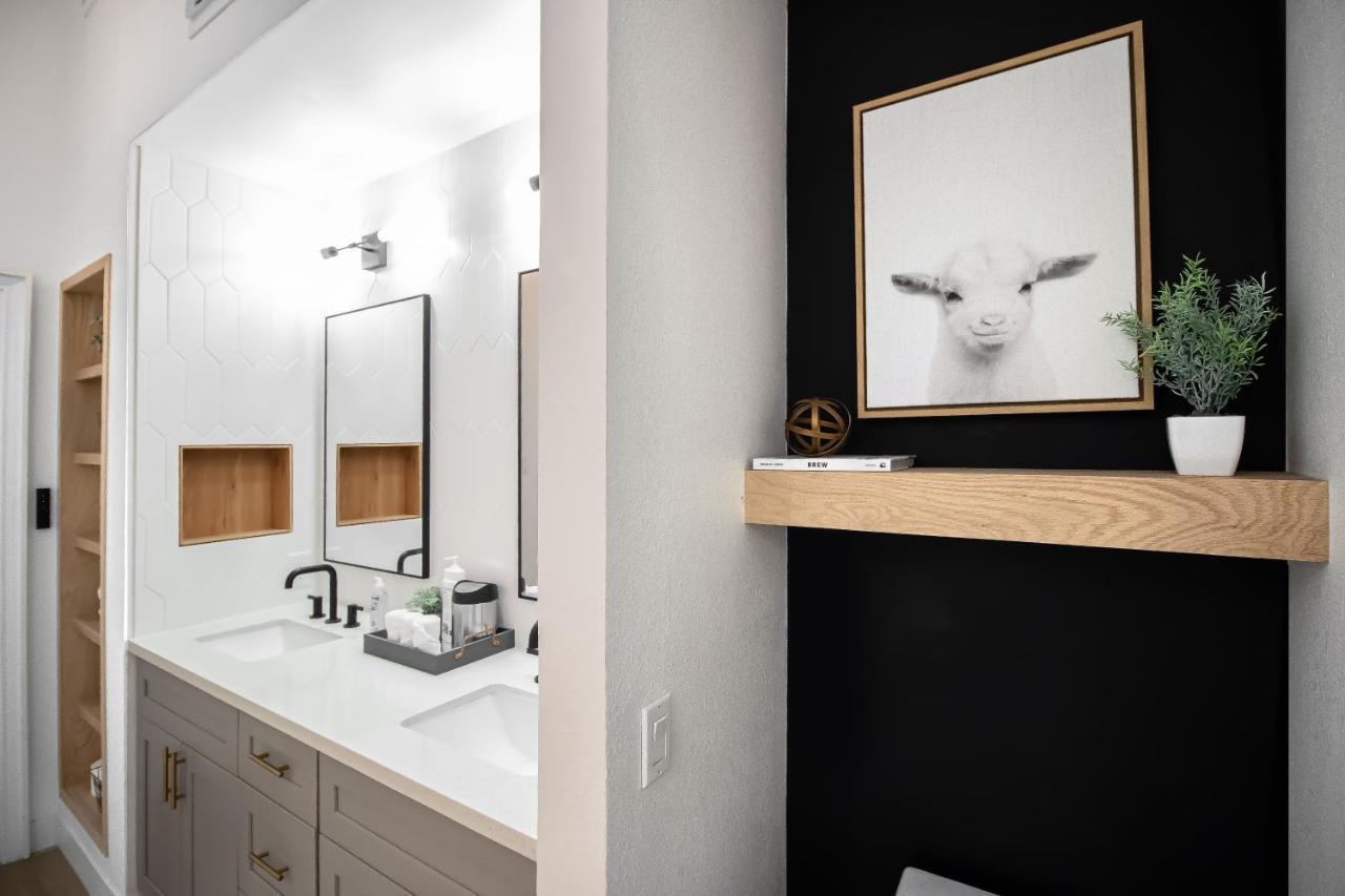 Open Airy Custom Designed Home - 2Kings - Sleeps 14 Houston Exterior foto